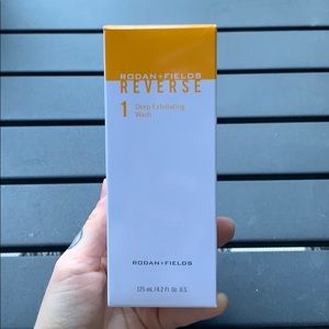 NEW REVERSE DEEP EXFOLIATING WASH RODAN & FIELDS